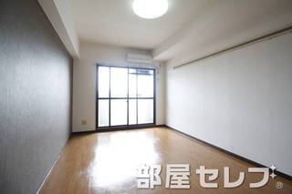違う角度からの寝室。