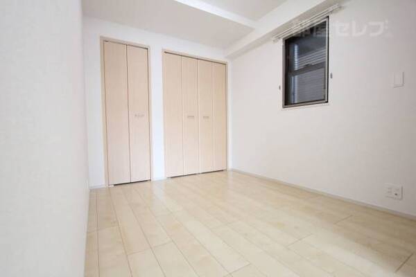 分けても、大きな1部屋としても使うことができるお部屋です
