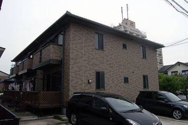 閑静な住宅街に佇む物件です。