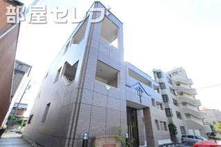 タイル貼りでキレイな外観です。