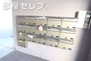 集合ポストはきれいに。