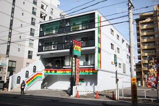 別角度から見た外観です。