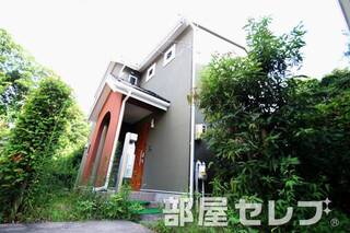 駅から徒歩圏内にある貸家。