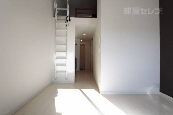 ※203号室室内参照