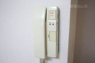 インターホンで来客時も確認ができます。（イメージ写真）