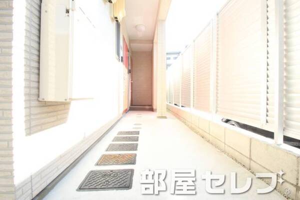 キレイに掃除された廊下です。