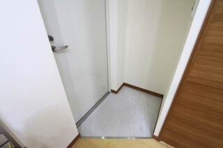階数により壁紙のデザインが異なります