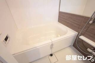 ゆったりバスルームです