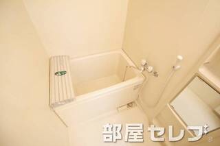 綺麗なバスルームです。