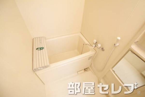 綺麗なバスルームです。