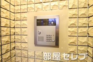オートロックで安心ですね。
