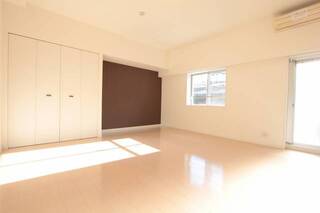明るいお部屋です