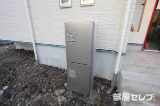 宅配ボックスもついてます