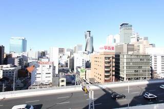 日当たりは西向きです