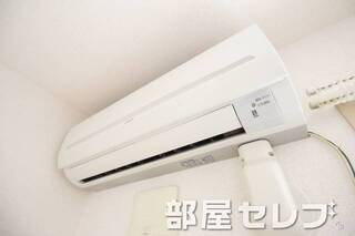 冷暖房エアコン。