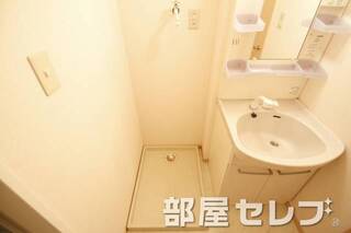 洗濯機置き場はこちらへ。