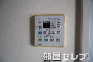 浴室乾燥機付き。