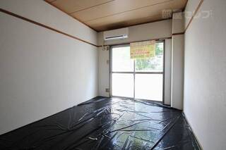 南面に窓があります