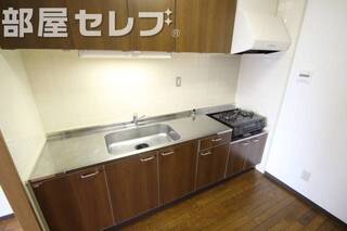 2口コンロ付き段落ちキッチン。他号室の写真です。