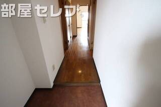 玄関口です。他号室の写真です。