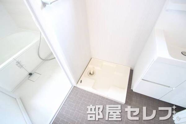 室内洗濯機置き場。