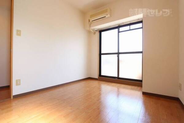 写真は別の部屋です。