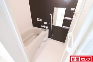 ※写真は別号室です