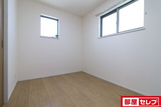 ※写真は別号室です