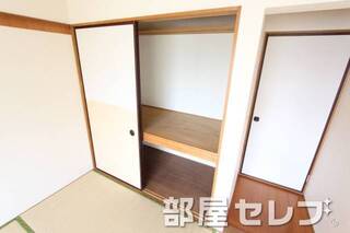 たくさん収納できそうな押入れです。