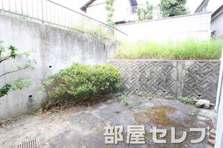 自転車置いてもいいですよ。