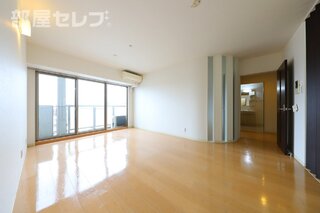 キッチンとの分け方も工夫されています。