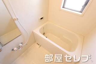 人気の追い焚き付きのお風呂です。