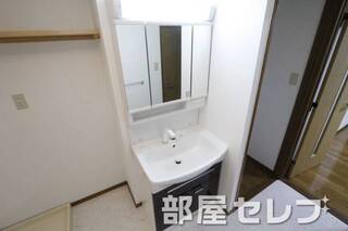 洗髪洗面化粧台。