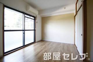 落ち着いたお部屋になります。他号室の写真です。