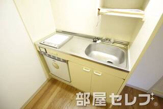 コンパクトキッチン。他号室の写真です。
