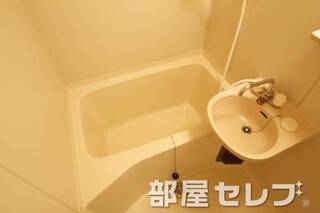 お風呂でゆったりと。他号室の写真です。