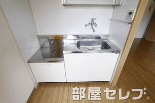 清潔感のあるキッチン２口コンロ置けますよ。