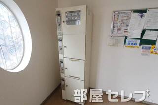 宅配ボックスあります。