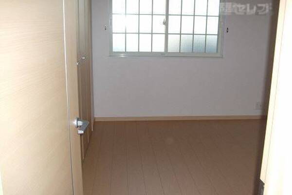 洋間の６帖のお部屋です