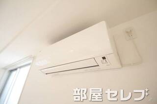冷暖房エアコン。