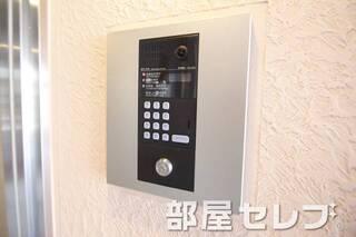 オートロック完備。
