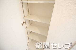 シューズボックス。