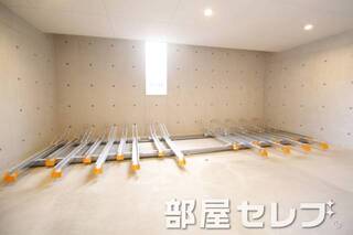 屋内自転車置場。