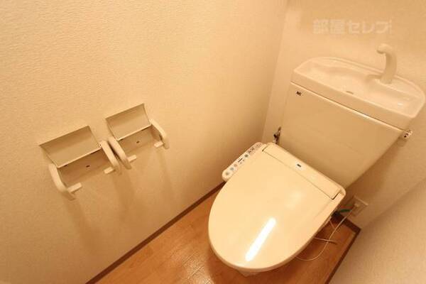 トイレにはうれしいウォッシュレット付き