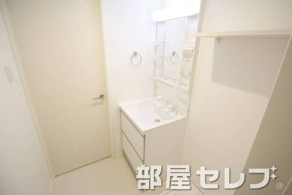 洗髪洗面化粧台。