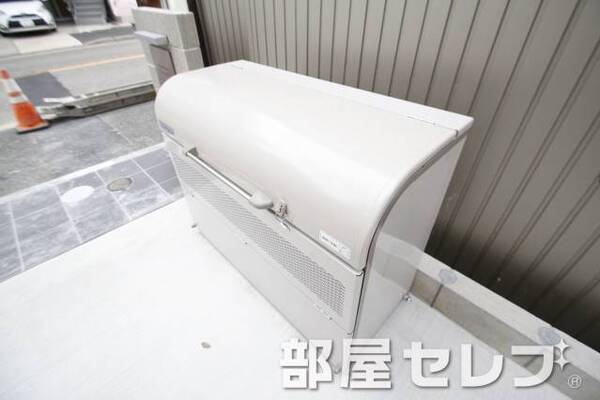 敷地内ゴミ置き場。