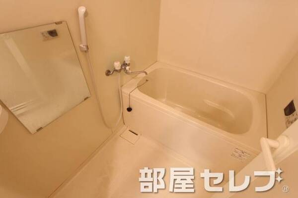 おふろもきれいにしています。他号室の写真です。