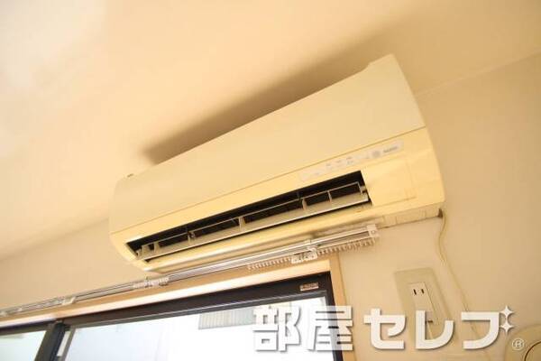 冷暖房エアコン。他号室の写真です。