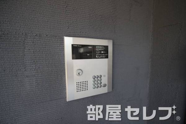 オートロック完備。