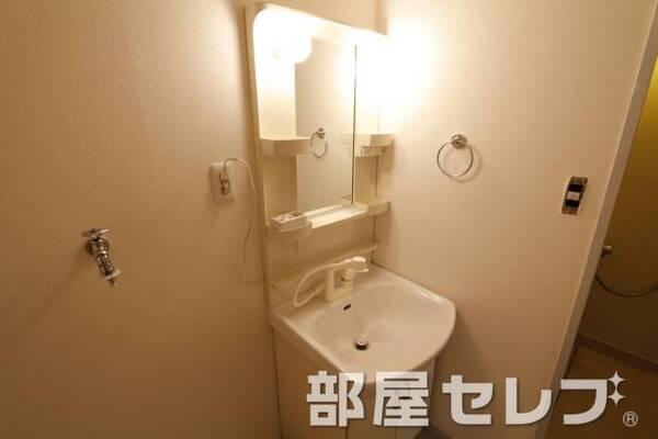 洗髪洗面化粧台。